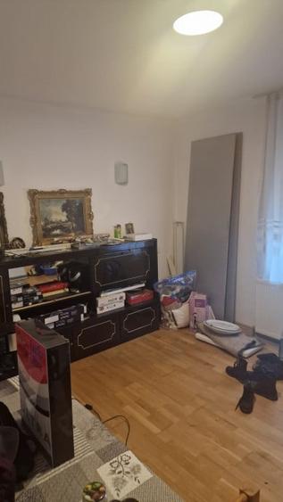 Casă individuală cu 5 camere cu Canalizare în Roșu