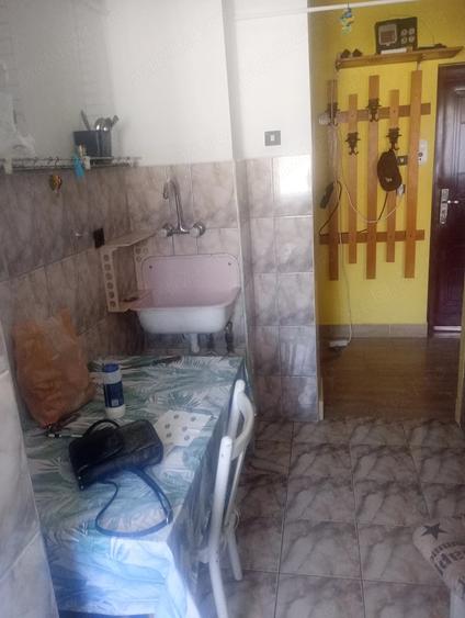 Garsonieră decomandată în Decebal