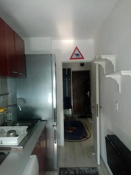 Garsonieră decomandată în Vitan