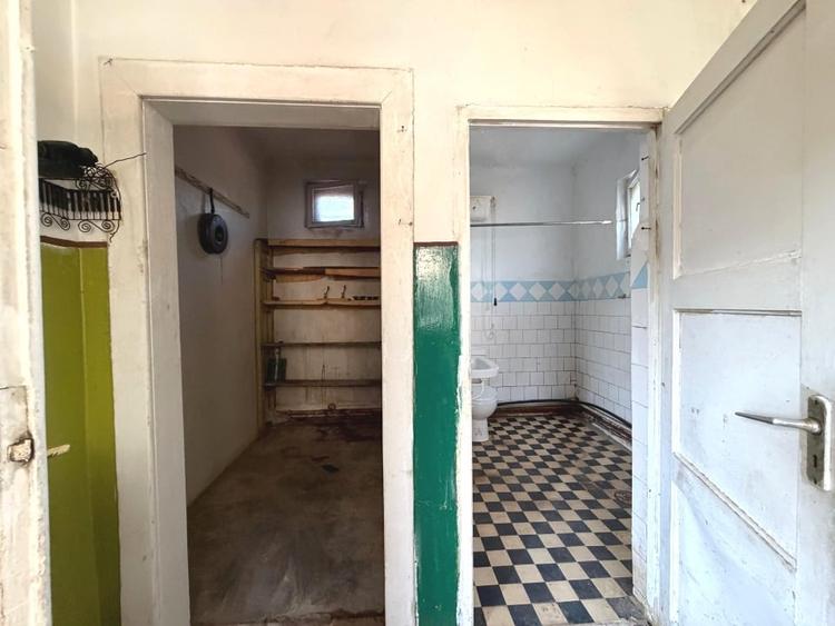 Casă individuală cu 3 camere cu Canalizare în Central