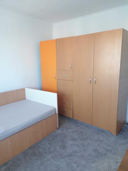 Apartament cu 3 camere decomandat în Mărăști