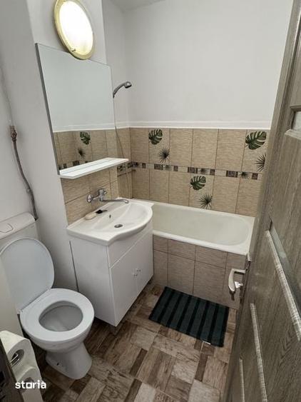 Garsonieră în Vest