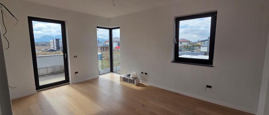 Casă individuală cu 5 camere cu Teren 500 Mp în Sânpetru