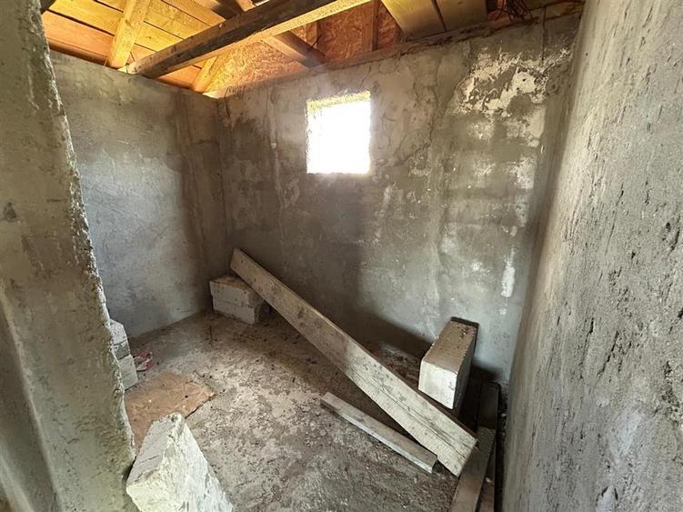 Casă individuală cu 4 camere cu Teren 273 Mp în Câmpineanca