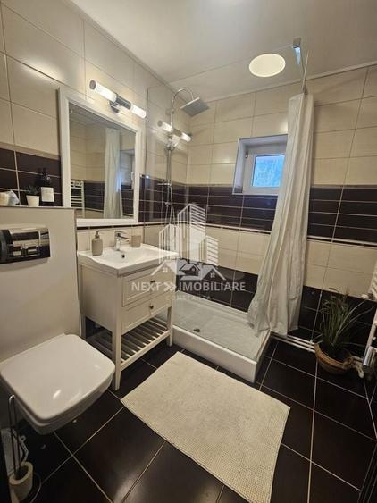 Apartament cu 3 camere decomandat în Faleza Nord