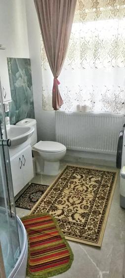 Casă cu 2 camere cu Teren 1800 Mp în Central