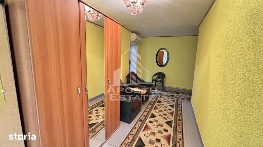 Casă cu 4 camere cu Teren 1348 Mp în Ghiroda