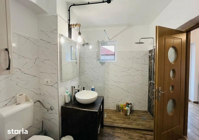Apartament cu 2 camere semidecomandat în Est