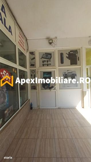 Spațiu comercial, de 30 mp, în Titan