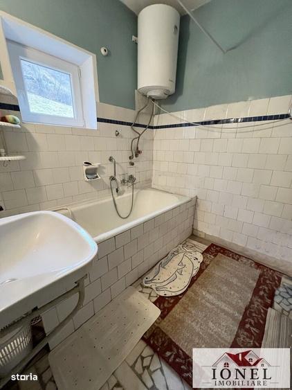 Casă cu 4 camere cu Teren 936 Mp în Abrud