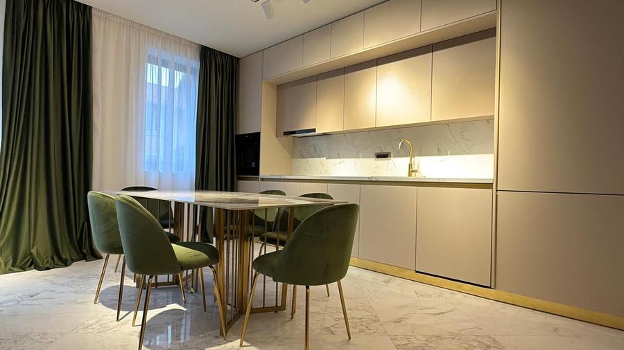 Apartament cu 3 camere în Iancu Nicolae