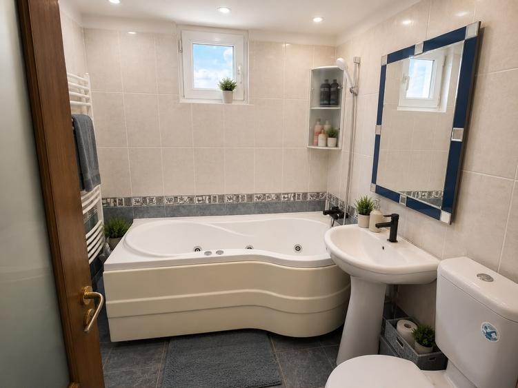 Aparatorii Patriei-strada Panselor-apartament 4 camere - 4