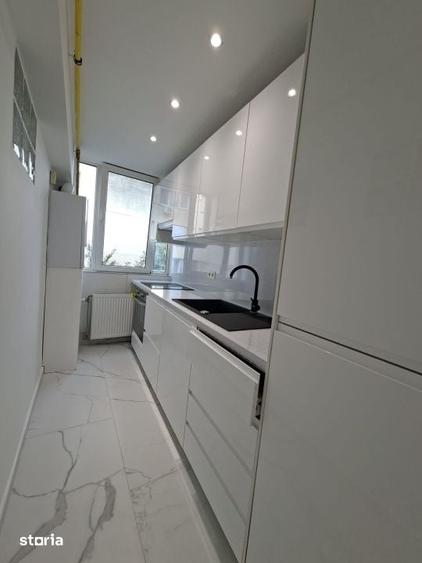 Apartament cu 3 camere decomandat în Republicii
