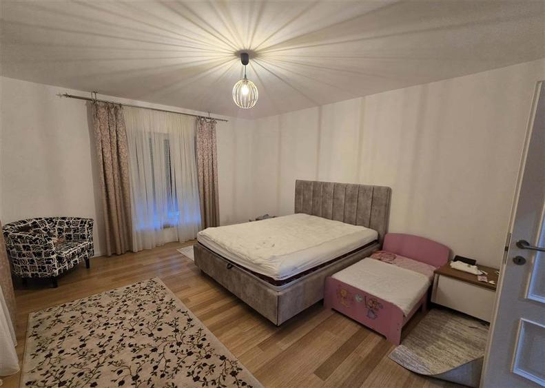 Casă individuală cu 5 camere cu Teren 1000 Mp în Sfântu Ilie