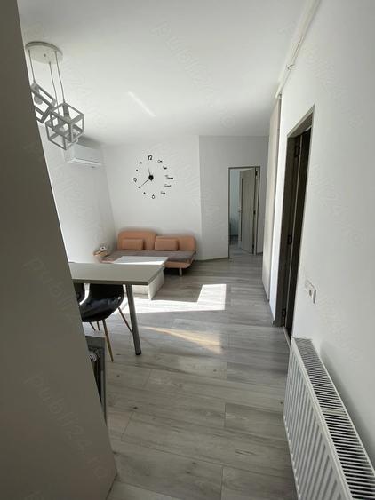 Apartament cu 3 camere decomandat în Florești