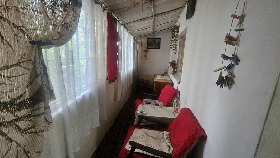 Apartament cu 3 camere decomandat, mobilat în Cetate