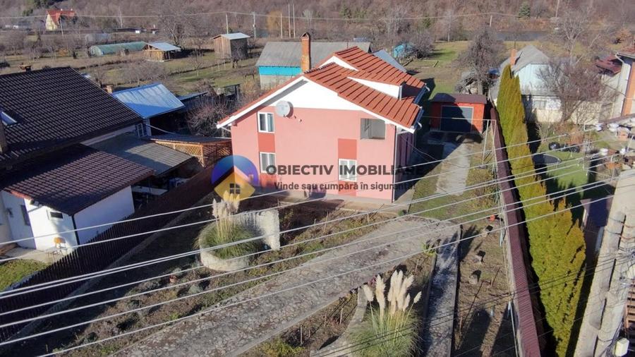 Casă individuală cu 4 camere cu Canalizare în Alexandru cel Bun