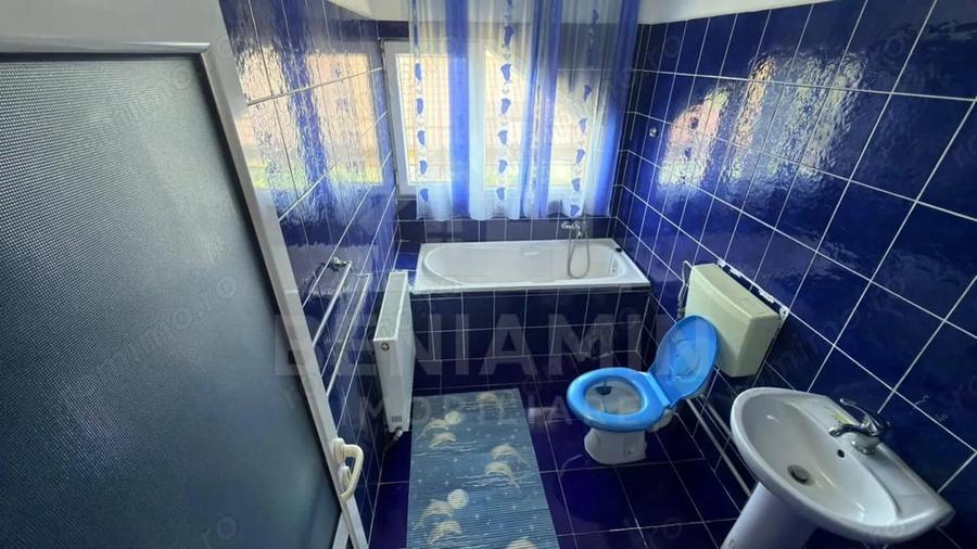 Casă cu 5 camere cu Teren 176 Mp în Central