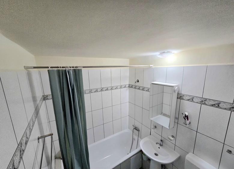 Apartament cu 3 camere în Roșu