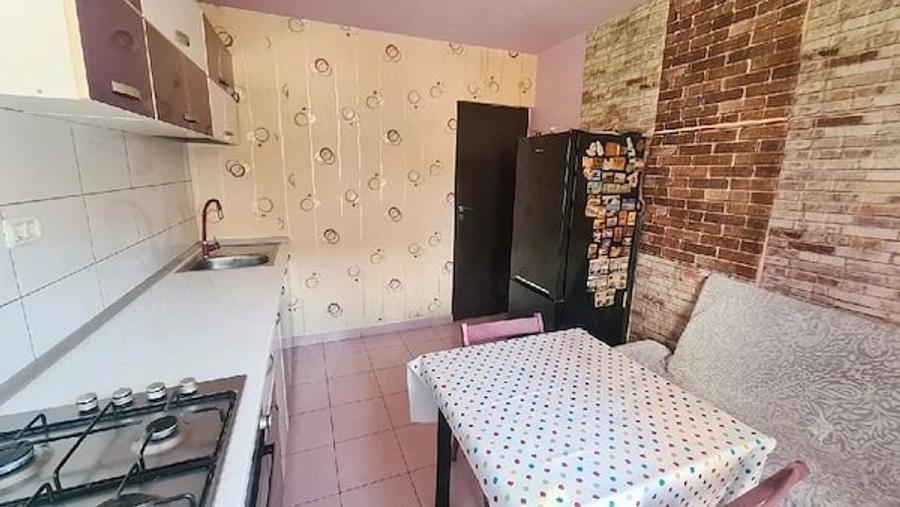 Apartament cu 2 camere decomandat, mobilat în Prelungirea Ghencea