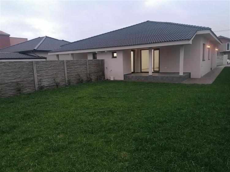 Duplex cu 4 camere cu Teren 400 Mp în Exterior Sud