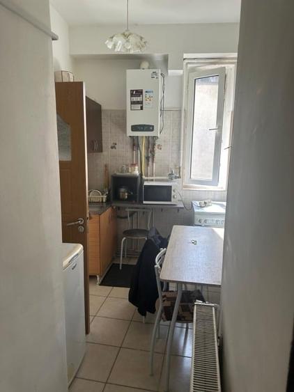 Garsonieră semidecomandată, mobilată în Universitate
