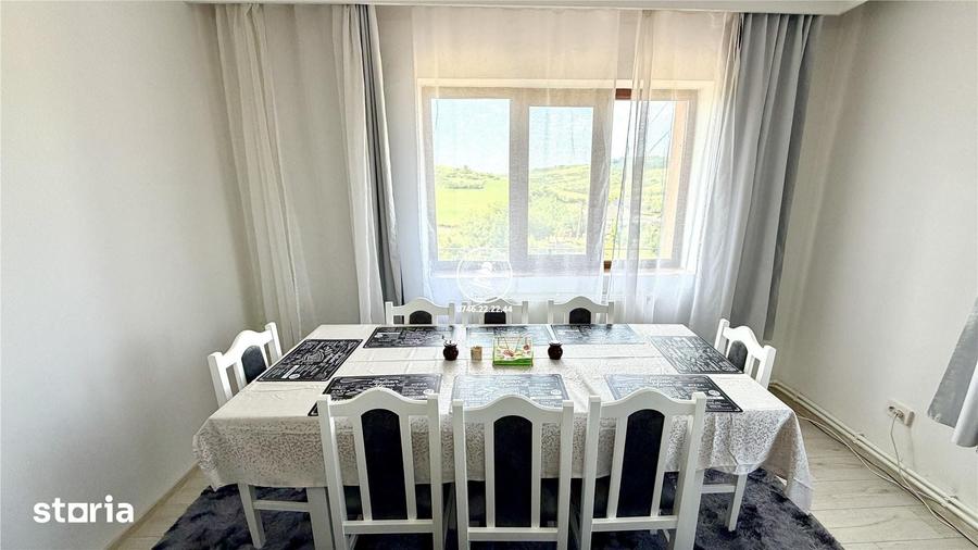 Casă cu 5 camere cu Teren 6400 Mp în Aroneanu