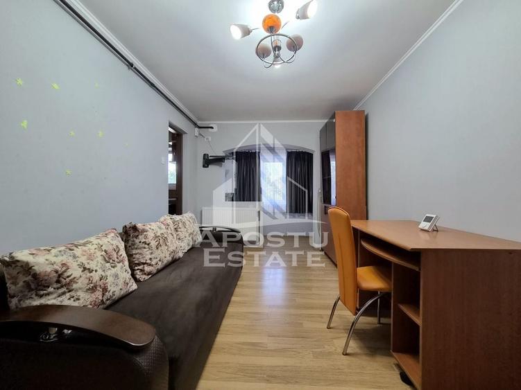 Garsonieră decomandată în Gai