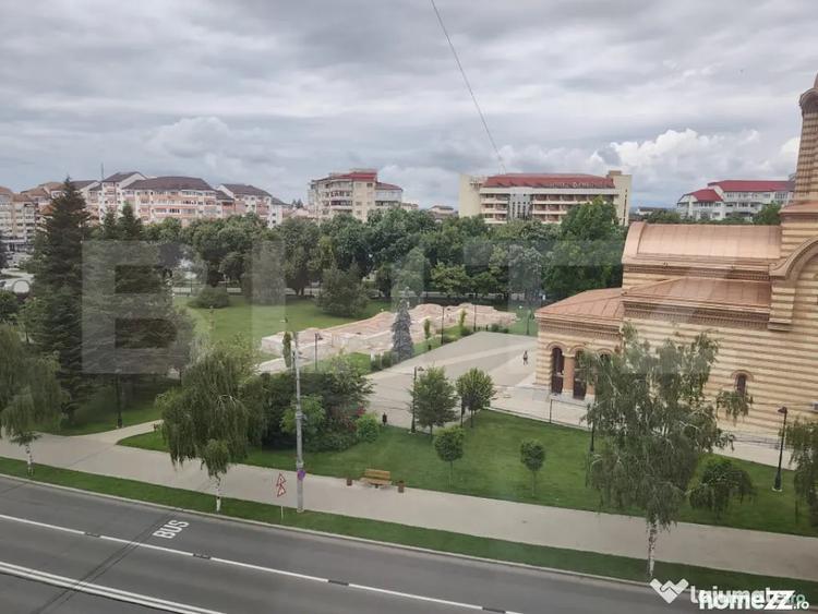 Apartament cu 3 camere decomandat în Ultracentral