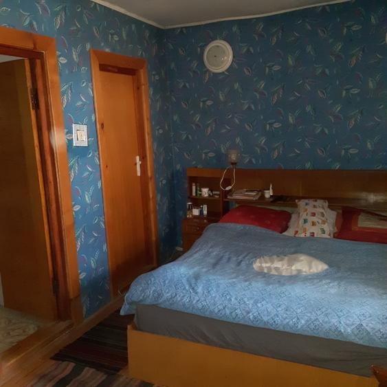 Casă cu 4 camere cu Canalizare în Central