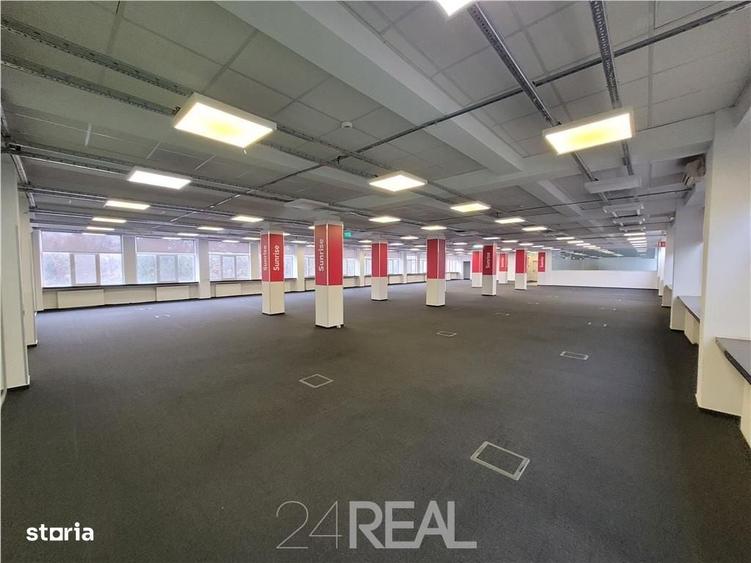 Spațiu comercial, de 835 mp, în Titan