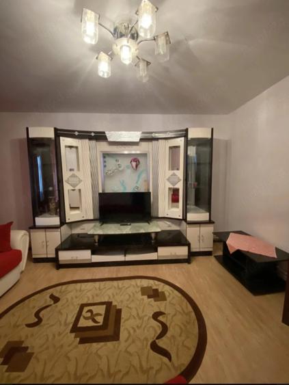 Apartament cu 2 camere decomandat în Rovine