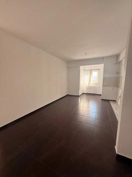 Apartament cu 3 camere decomandat în Independenței