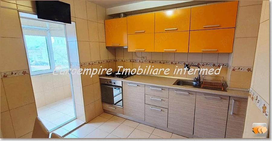 Apartament cu 2 camere decomandat în Km 5