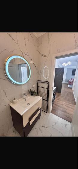 Apartament cu 3 camere decomandat în Universității
