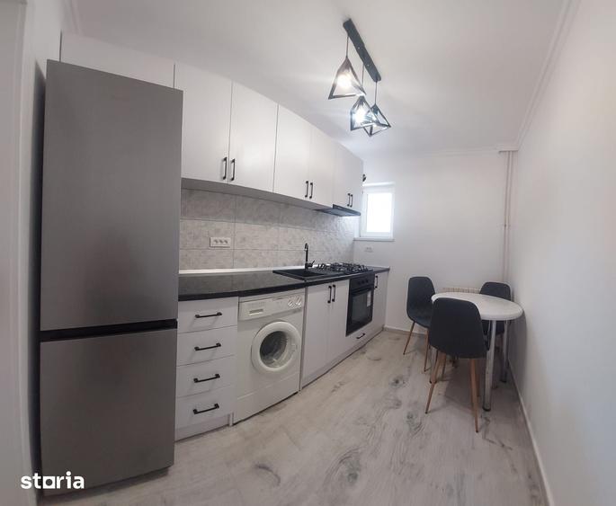Apartament cu 2 camere decomandat în Far