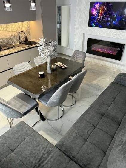 Apartament cu 3 camere decomandat în Exterior Vest