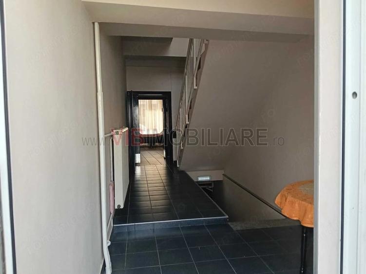 Spațiu comercial, de 1,600 mp, în Girocului