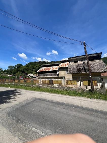 Casă cu 4 camere în Central