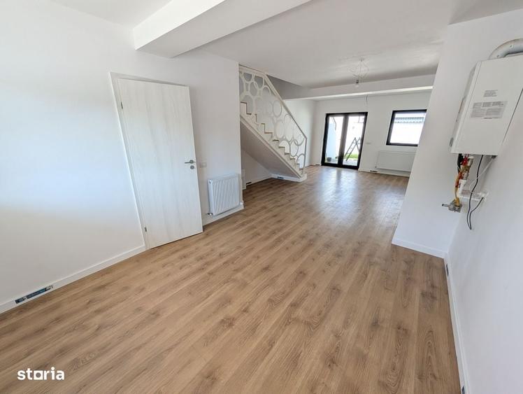 Casă cu 4 camere în Tunari