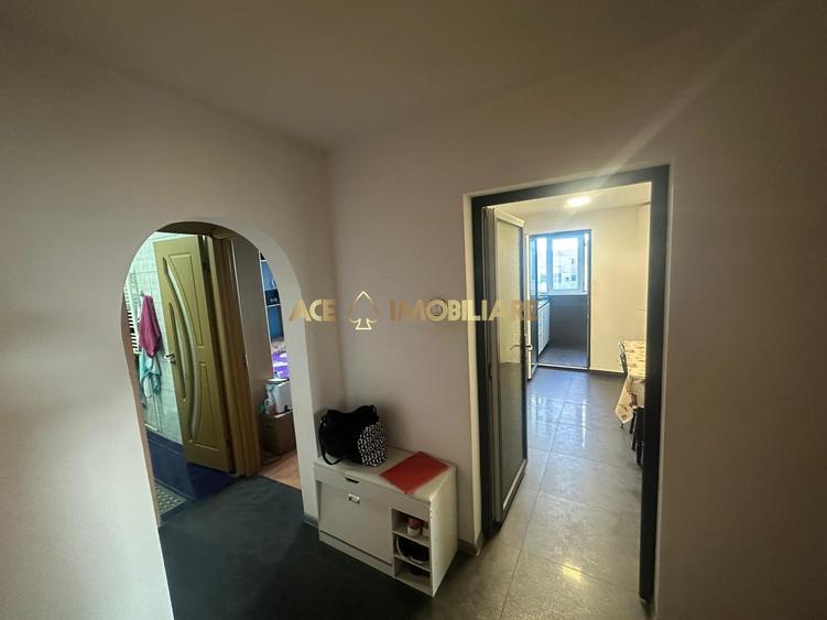 Apartament cu 4 camere decomandat, mobilat în Crângași