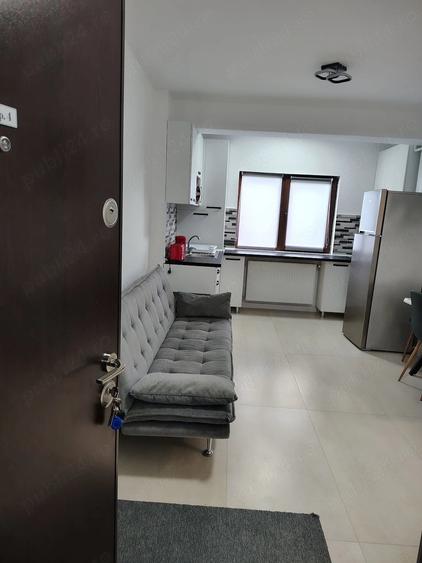 Apartament cu 3 camere decomandat în Buzaului