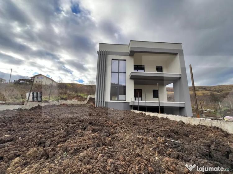 Casă cu 5 camere cu Teren 500 Mp în Făget