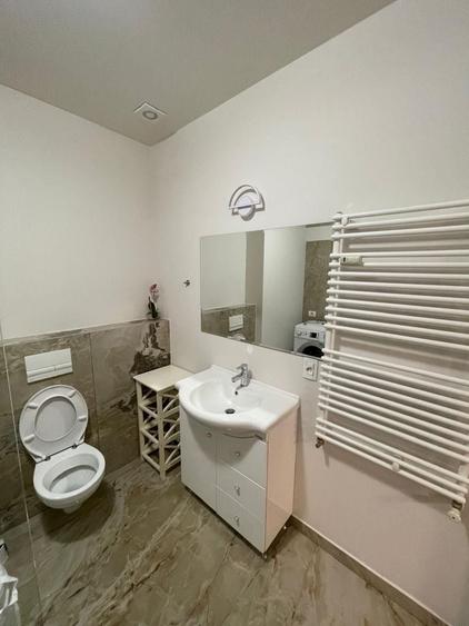 Apartament cu 3 camere semidecomandat, mobilat în Giroc