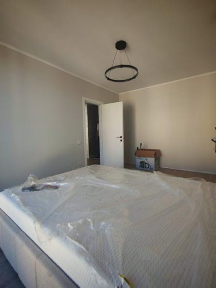 Apartament cu 3 camere semidecomandat în Gruia