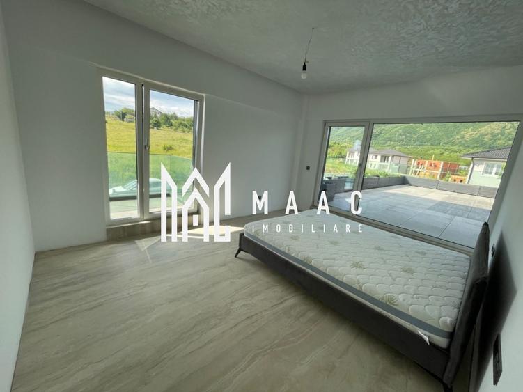 Casă individuală cu 5 camere cu Piscina în Est