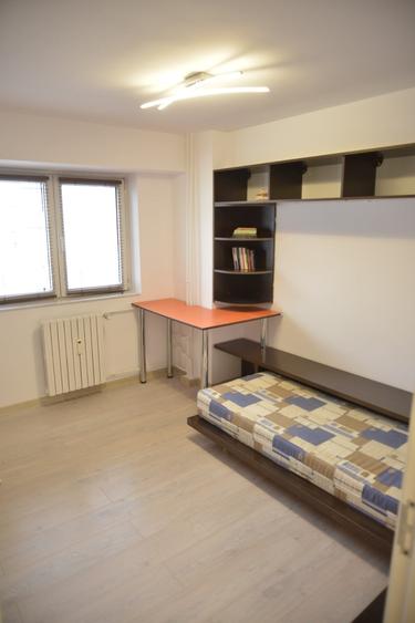 Apartament cu 3 camere decomandat, mobilat în 13 Septembrie