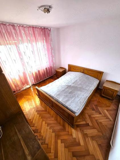Apartament cu 3 camere decomandat în Micro 17