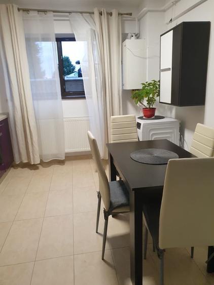Apartament cu 2 camere semidecomandat în Cârlig