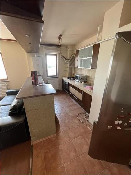 Apartament cu 3 camere decomandat, mobilat în Ultracentral